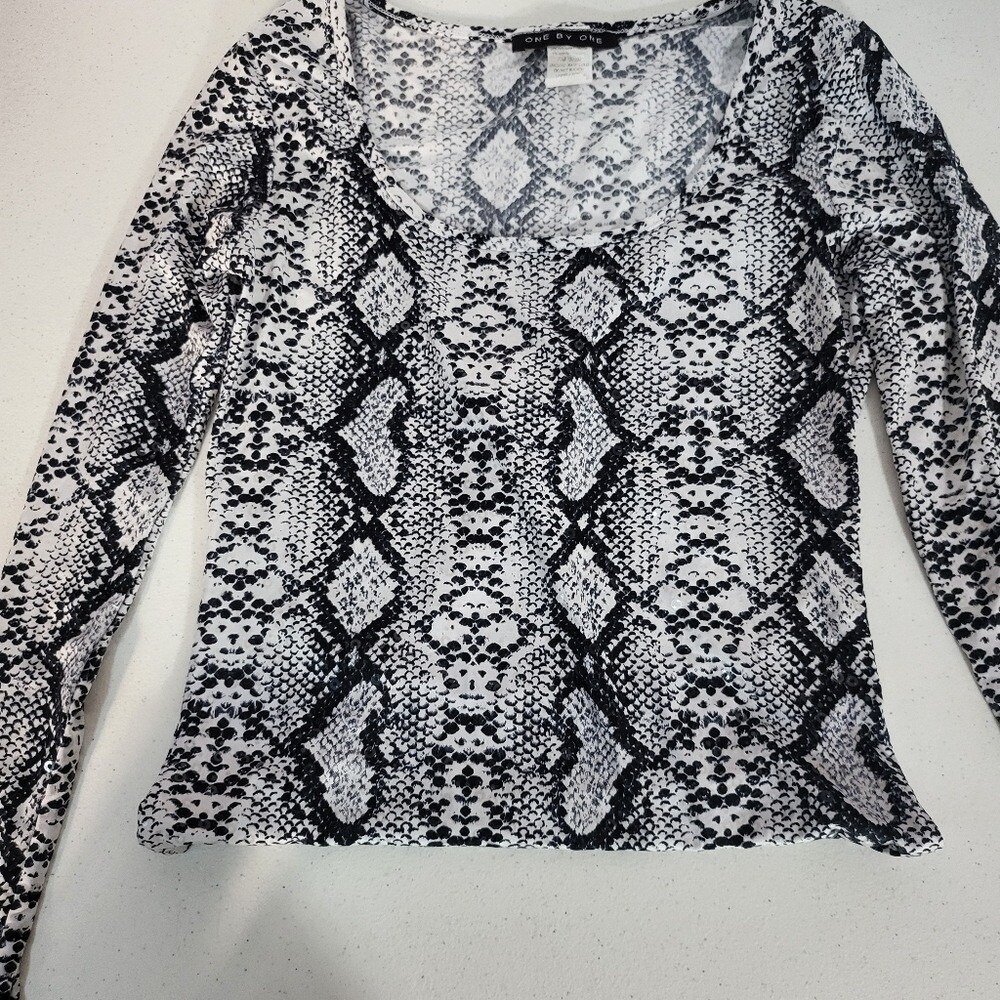 One By One Womens Snakeskin Print Sequin Long Sleeve Scoop Neck Bodysuit Black L